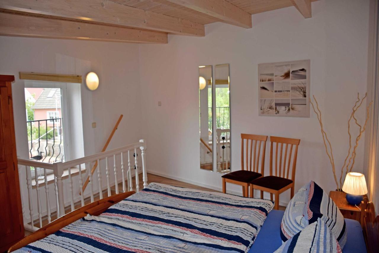 Ferienhaus Zum Hafen In Altefaehr Exterior photo